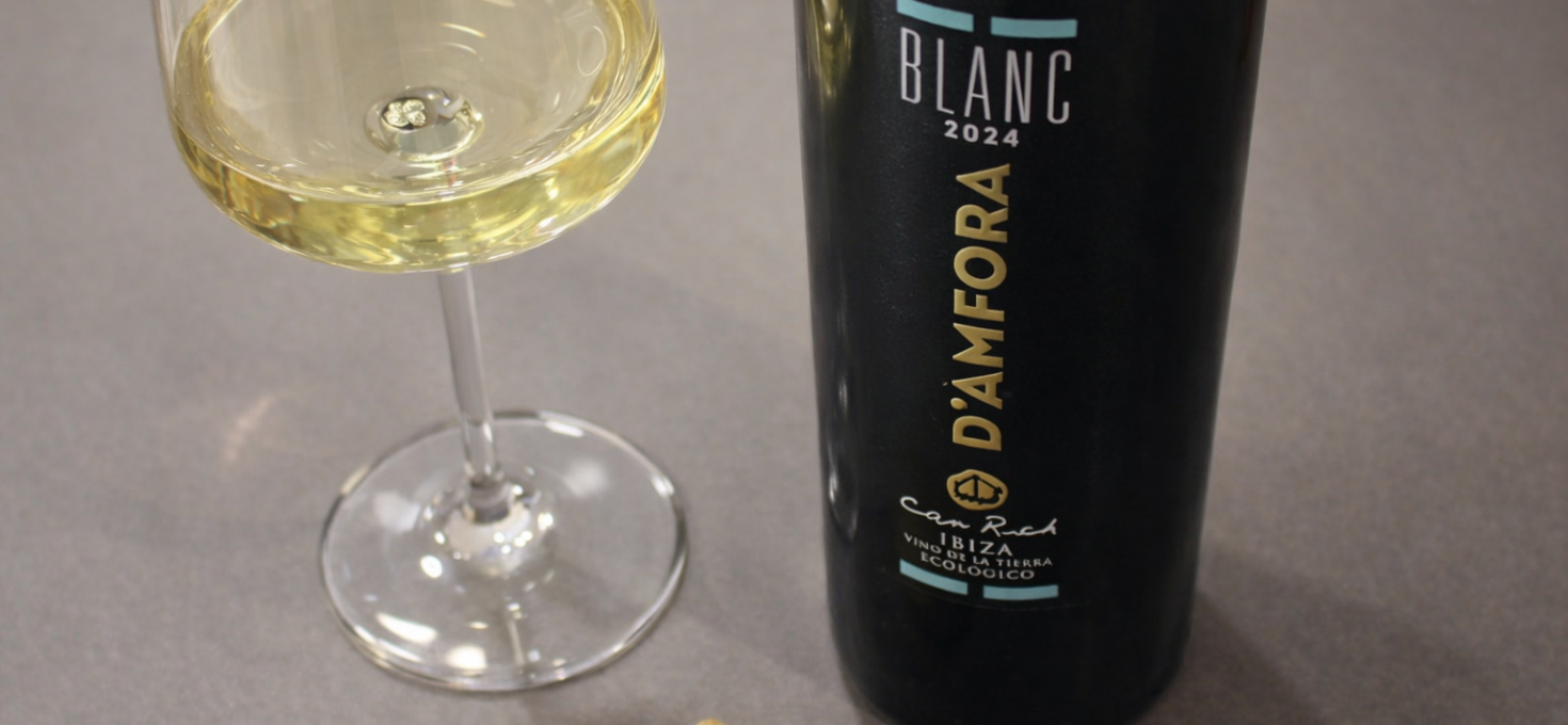 Eivissa, estiu, platges… i vins